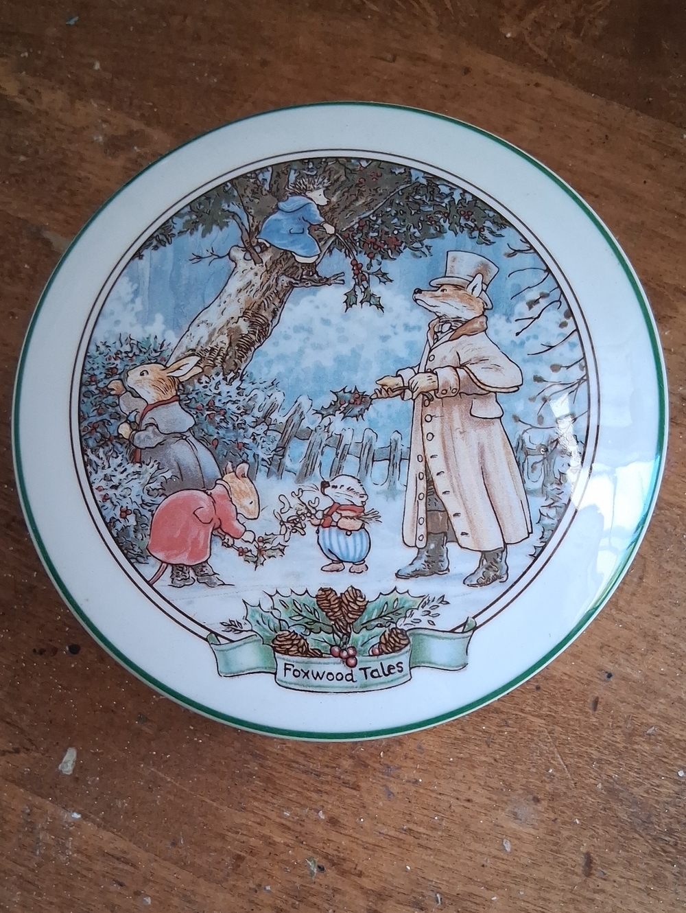 Villeroy & Boch White Foxwood Tales Collector Plate